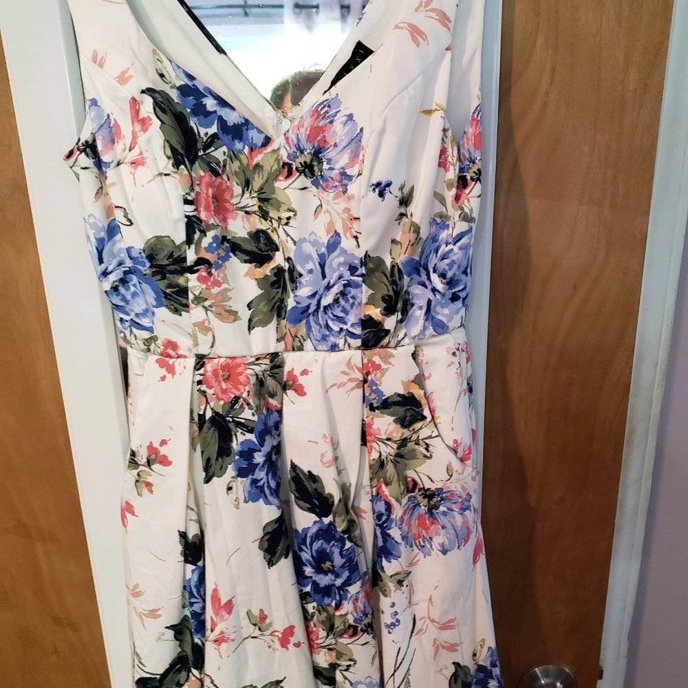 Tizzie pleated dress Size 7